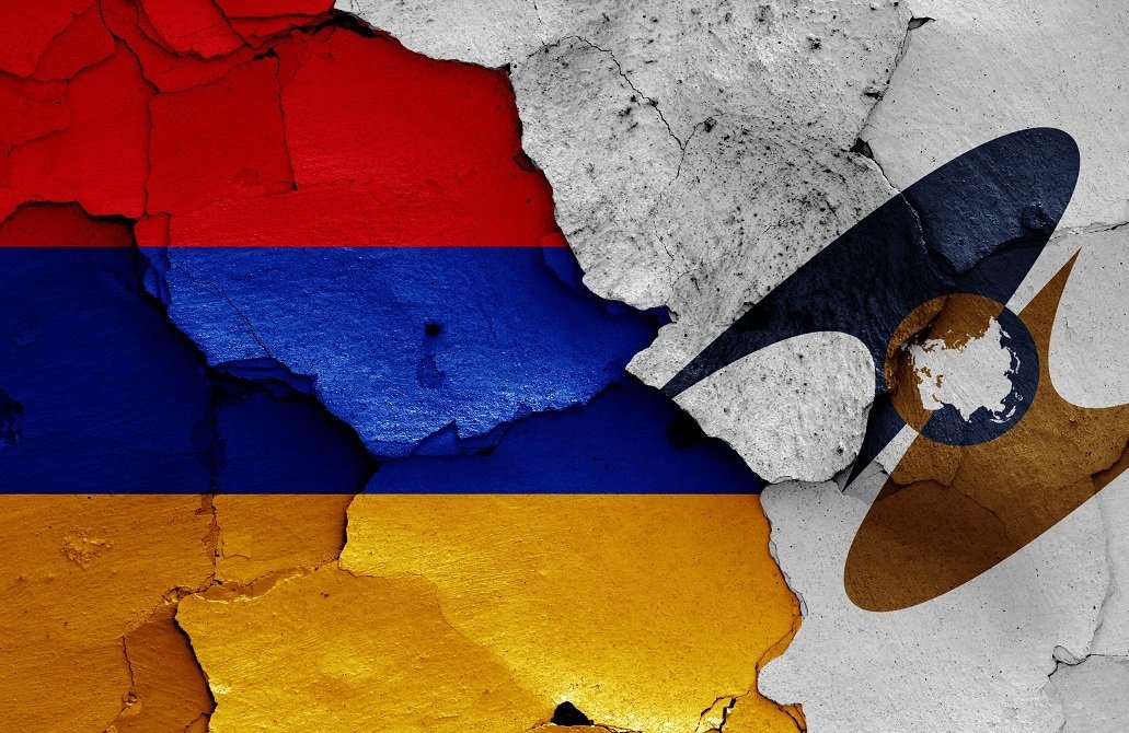 هبوط الناتج المحلي الإجمالي بـ 15%.. موسكو تحذر أرمينيا من عواقب انسحابها من الاتحاد الأوراسي