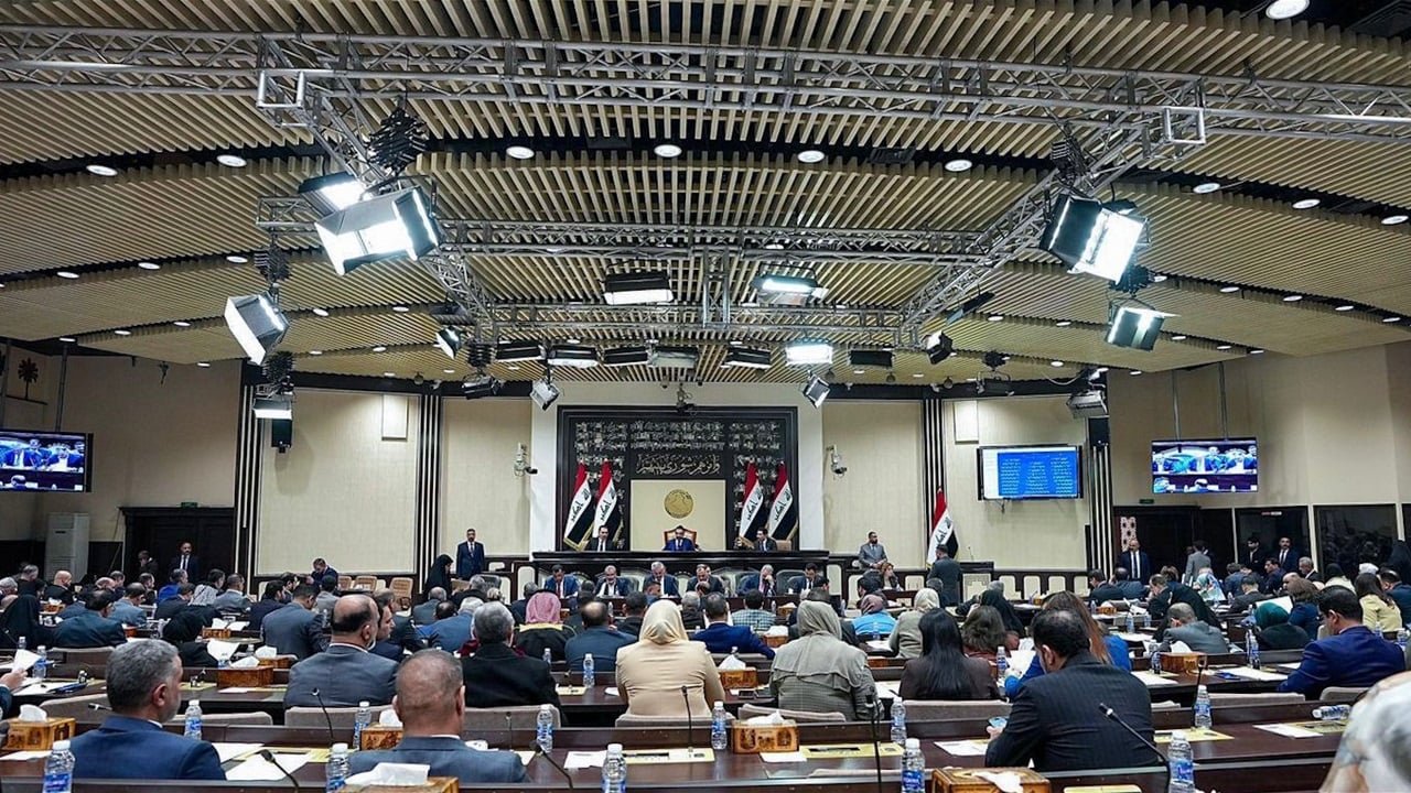 البرلمان يصوت على إلغاء تعيين رئيس مجلس الخدمة ونائبيه.. ويناقش ملف…